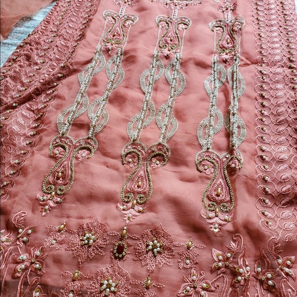 Gorgeous two piece Salwar kameez - Picture 3 of 11